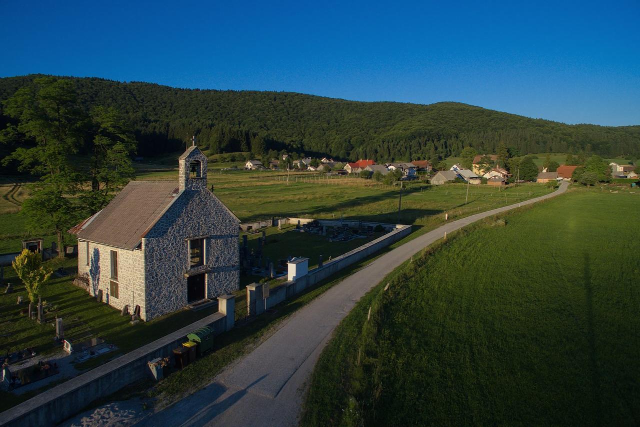 Gostel Koprivnik Pri Kocevju, Kocevski Rog Exterior foto